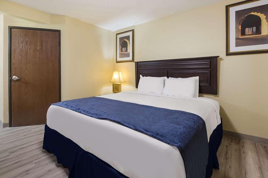 Rodeway Inn Houston North Greenspoint الغرفة الصورة