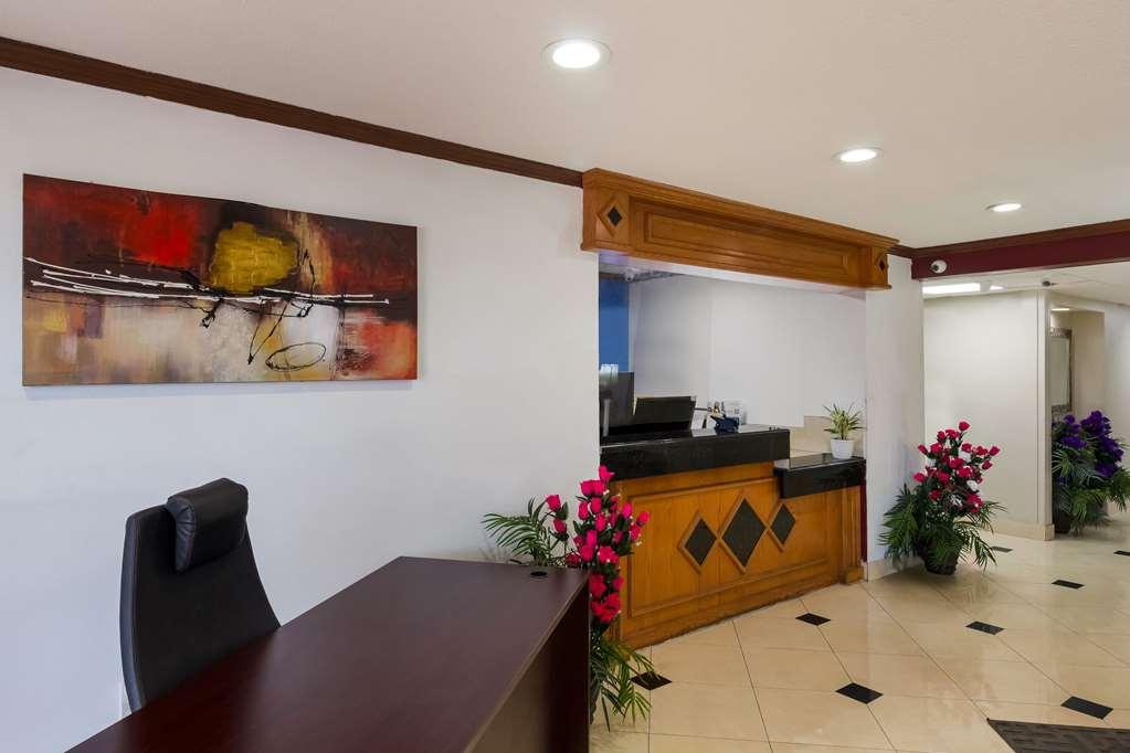 Rodeway Inn Houston North Greenspoint المظهر الداخلي الصورة