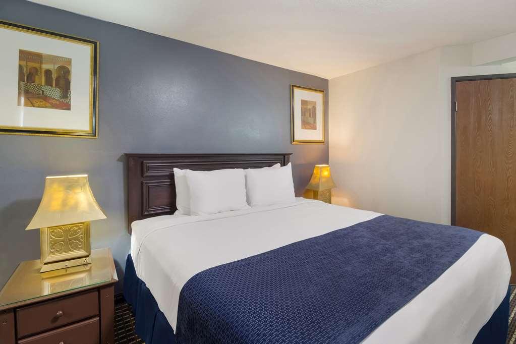 Rodeway Inn Houston North Greenspoint الغرفة الصورة